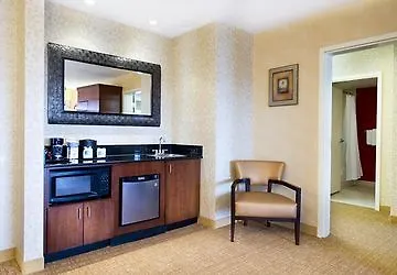 Courtyard By Marriott Mississauga Airport West Hotel