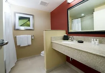 Courtyard By Marriott Mississauga Airport West Hotel